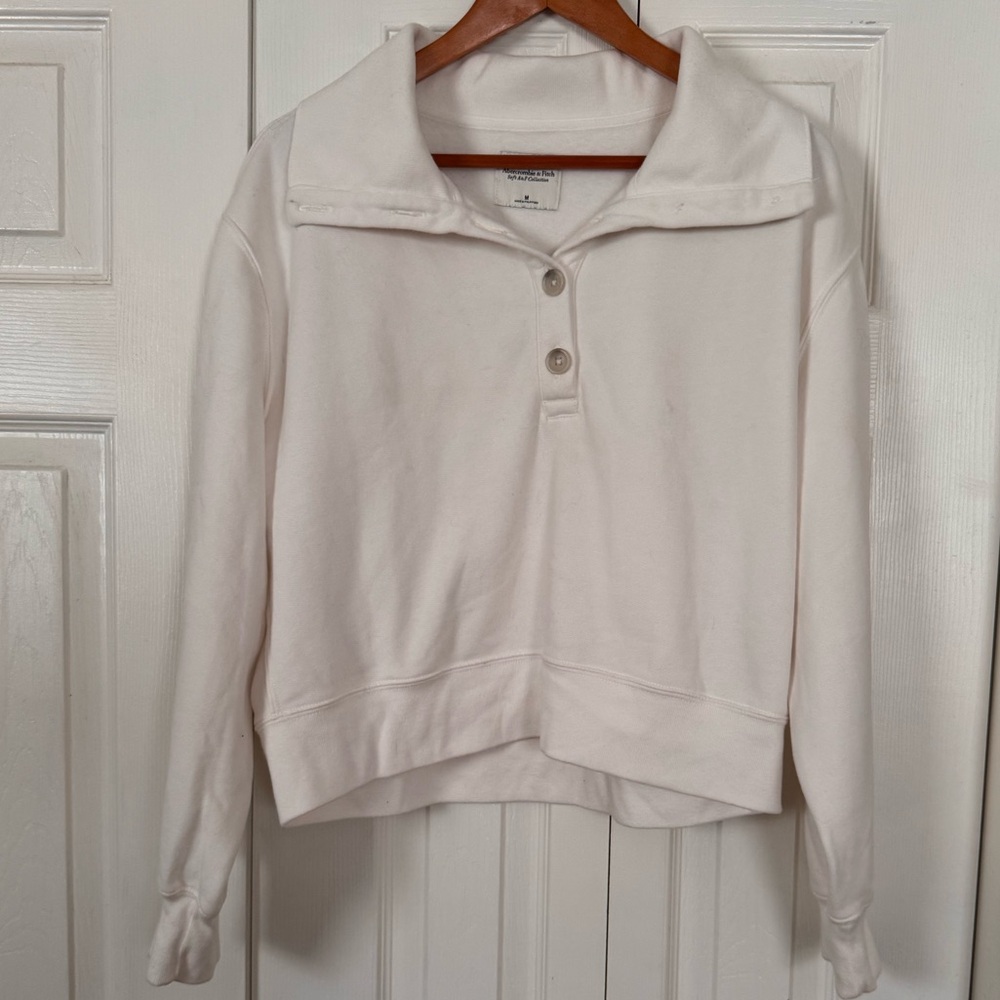 NWOT Abercrombie Cropped Pullover Sz Med